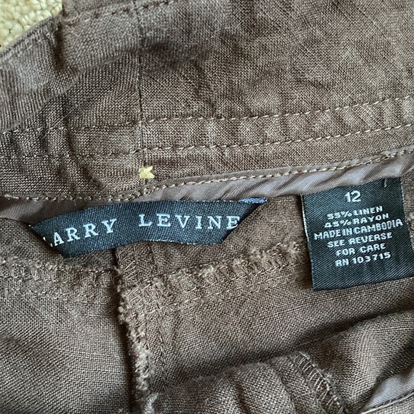 Larry Levine Women’s Linen Capri pants - Picture 2 of 9